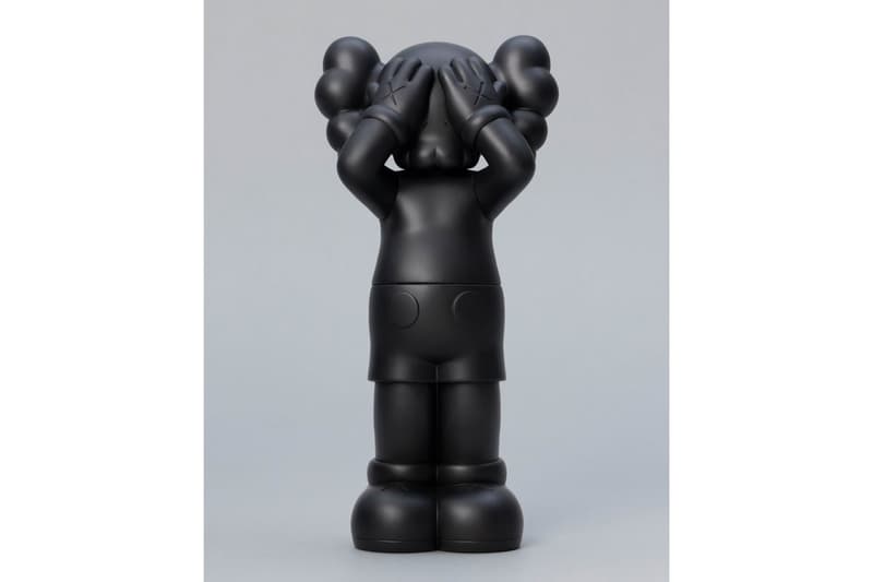 KAWS-HOLIDAY-United-Kingdom-Welcomes-A-Hot-Air-Balloon-World-Tour