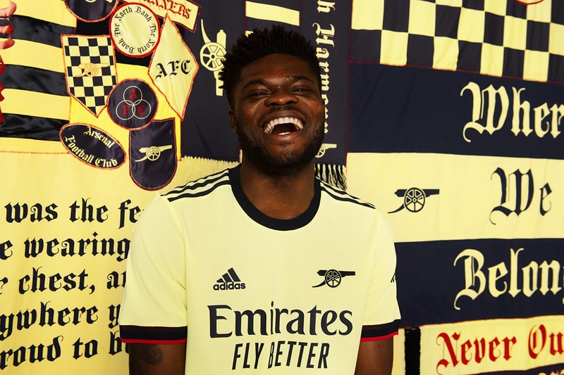 Jersey 2021/22 Arsenal Terinsiprasi dari Archive 50 Tahun Lalu