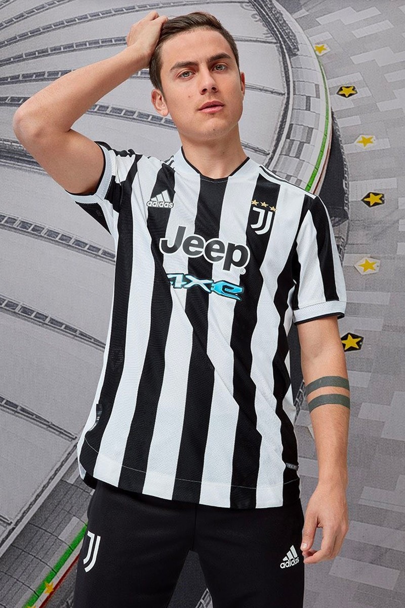 Juventus Merayakan 10 Tahun Stadion Kandang dengan Jersey 2021/22 Bersama adidas