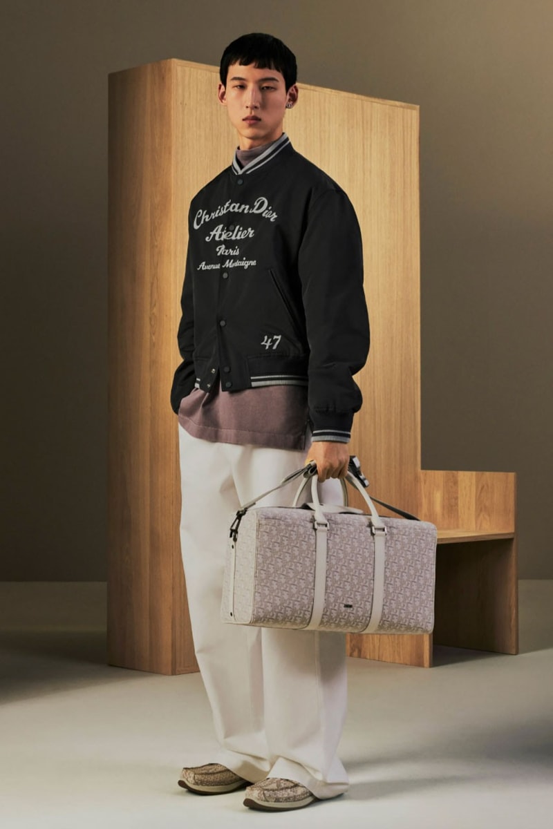 Kim Jones Menampilkan Koleksi Dior Men's Resort 2022