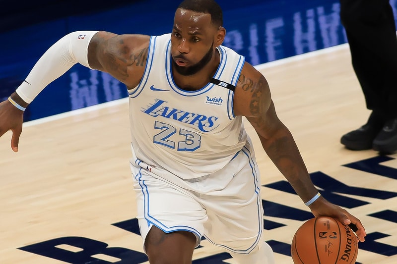 LeBron James Terlihat Memakai sacai x Nike Blazer Low Unreleased