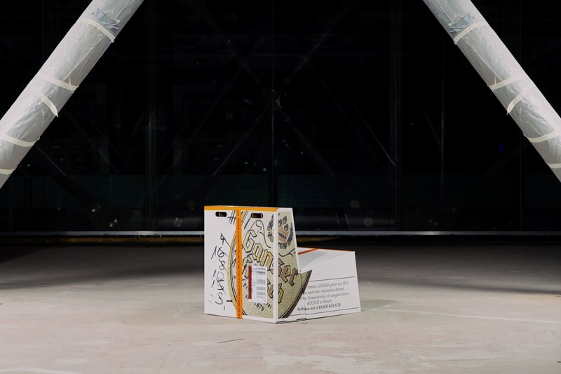 Studio Alaska Alaska Milik Virgil Abloh Membuat Kursi dari Kardus