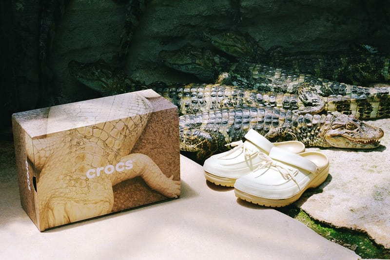 Kolaborasi BEAMS T x Crocs x bal Hadirkan Clog Bergaya Casual dan Formal Sekaligus