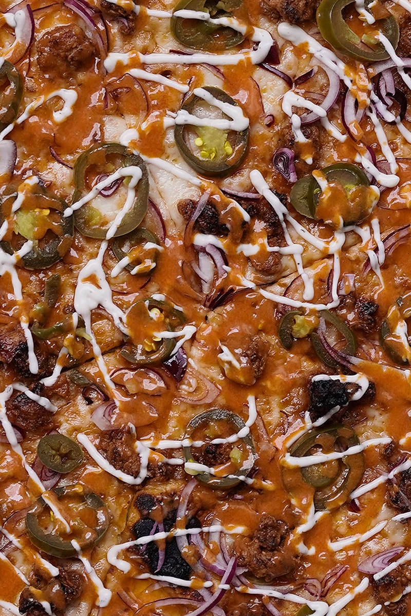 the-buffalo-dan-sliced-pizzeria-hadirkan-dua-menu-fusion-eksklusif-secara-terbatas