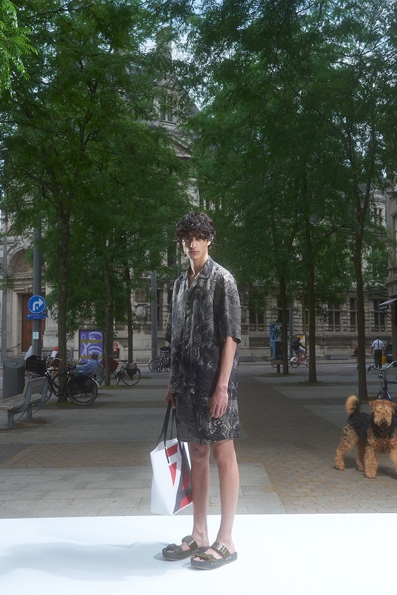 dries-van-noten-debut-koleksi-menswear-spring-summer-2022