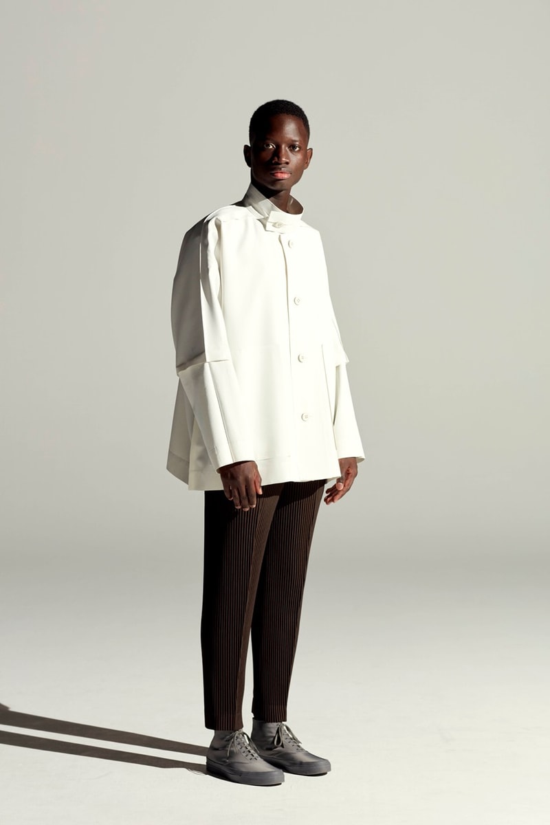 HOMME PLISSÉ ISSEY MIYAKE Rilis Koleksi Spring/Summer 2022 “Human Ensemble”