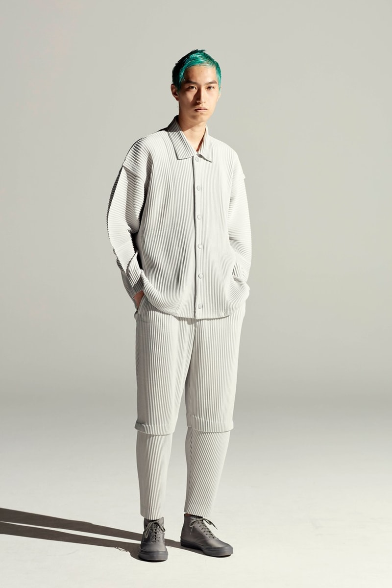 HOMME PLISSÉ ISSEY MIYAKE Rilis Koleksi Spring/Summer 2022 “Human Ensemble”