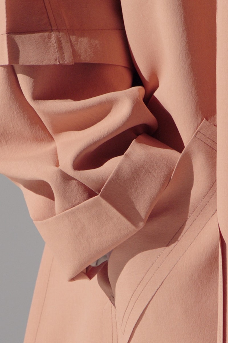 HOMME PLISSÉ ISSEY MIYAKE Rilis Koleksi Spring/Summer 2022 “Human Ensemble”