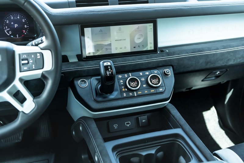 manhart-rilis-land-rover-dp-500-custom-dengan-mesin-512-hp-dan-interior-mewah