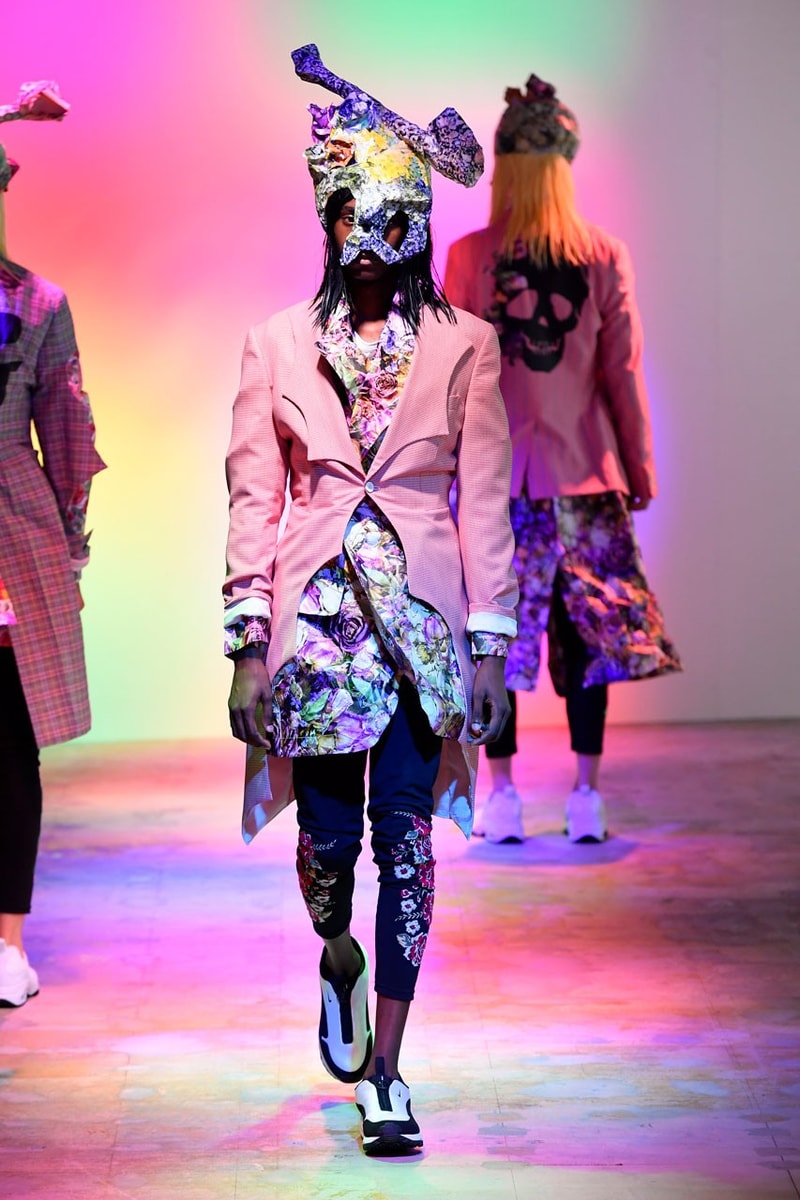 COMME des GARÇONS Homme Plus Berbunga-Bunga dalam Koleksi Spring/Summer 2022