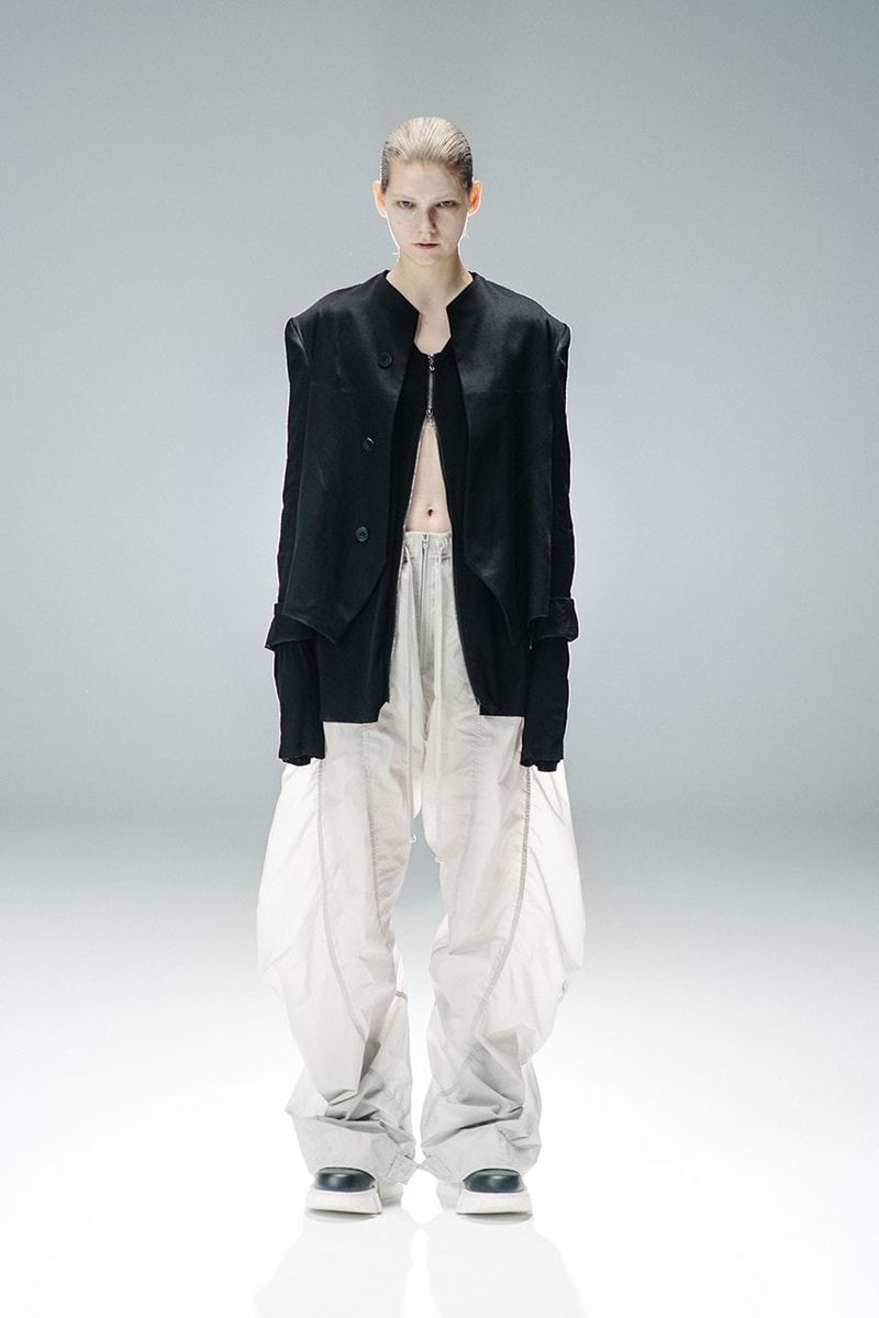 JULIUS Tampilkan Lookbook Koleksi Spring/Summer 2022 “[obscure;]”