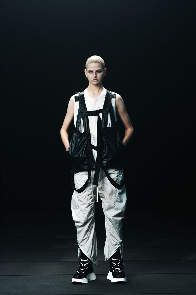 JULIUS Tampilkan Lookbook Koleksi Spring/Summer 2022 “[obscure;]”