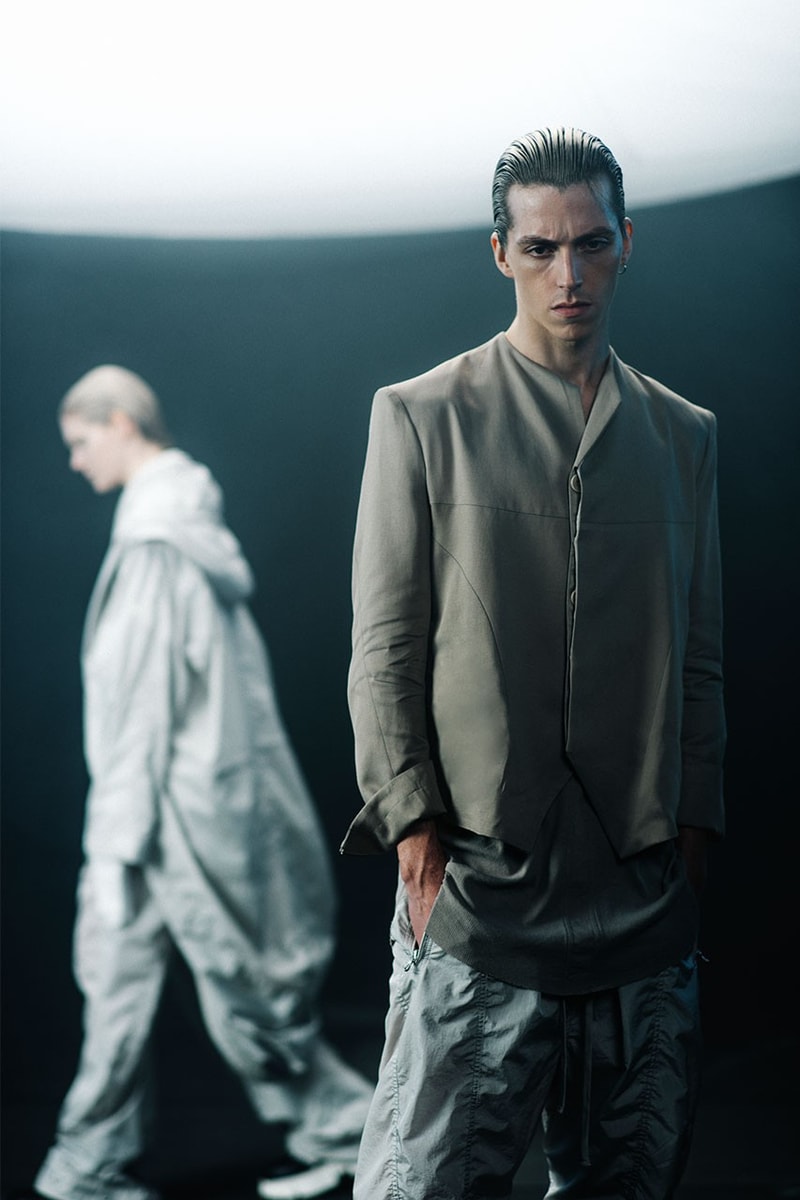 JULIUS Tampilkan Lookbook Koleksi Spring/Summer 2022 “[obscure;]”