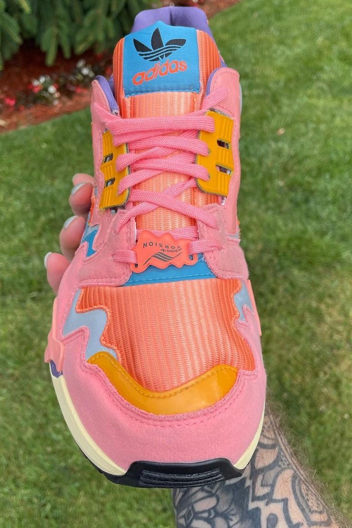 Kolaborasi Bad Bunny dan adidas ZX 8000 Terinspirasi Es Krim Sherbet