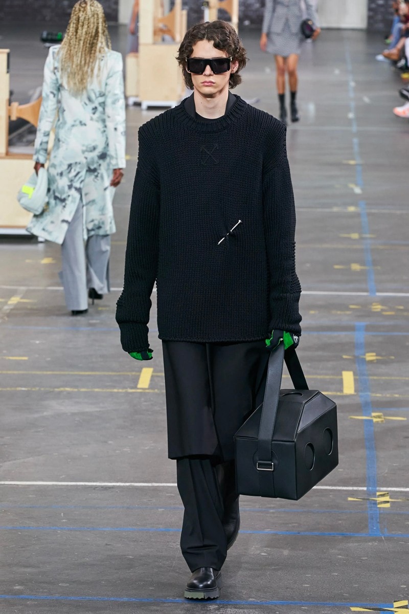 Koleksi Runway ‘Laboratory of Fun’ Off-White Fall 2021