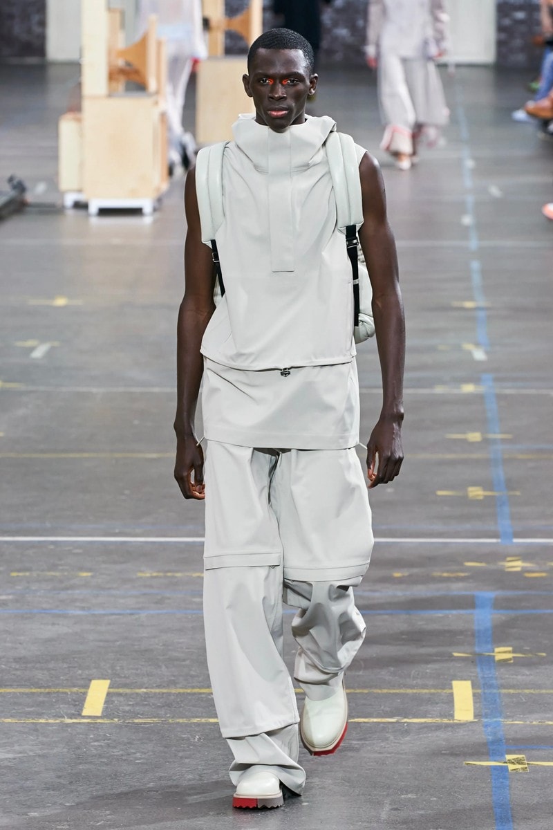 Koleksi Runway ‘Laboratory of Fun’ Off-White Fall 2021