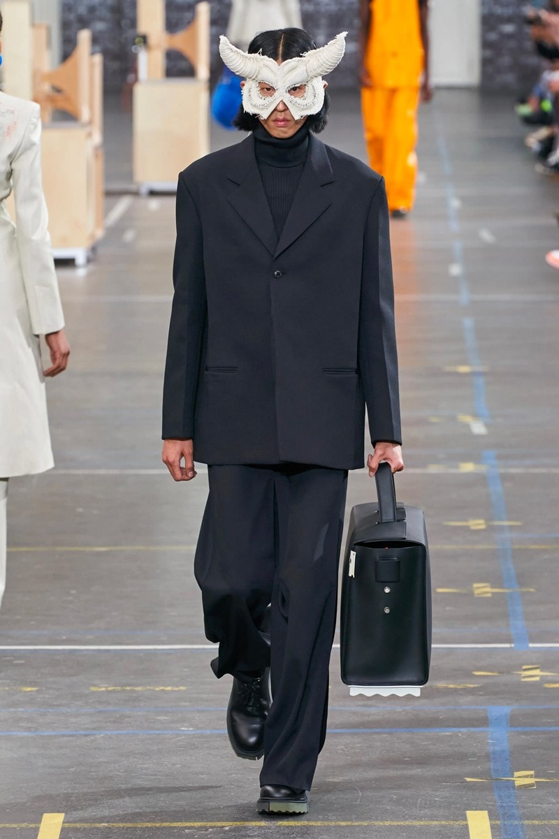 Koleksi Runway ‘Laboratory of Fun’ Off-White Fall 2021