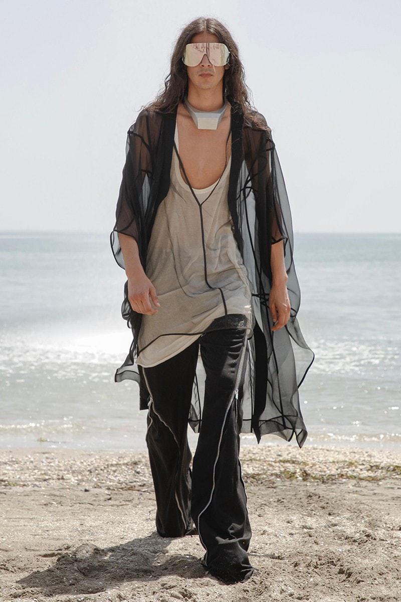 Rick Owens Refleksikan Hedonisme dalam Koleksi SS22 “FOGACHINE”