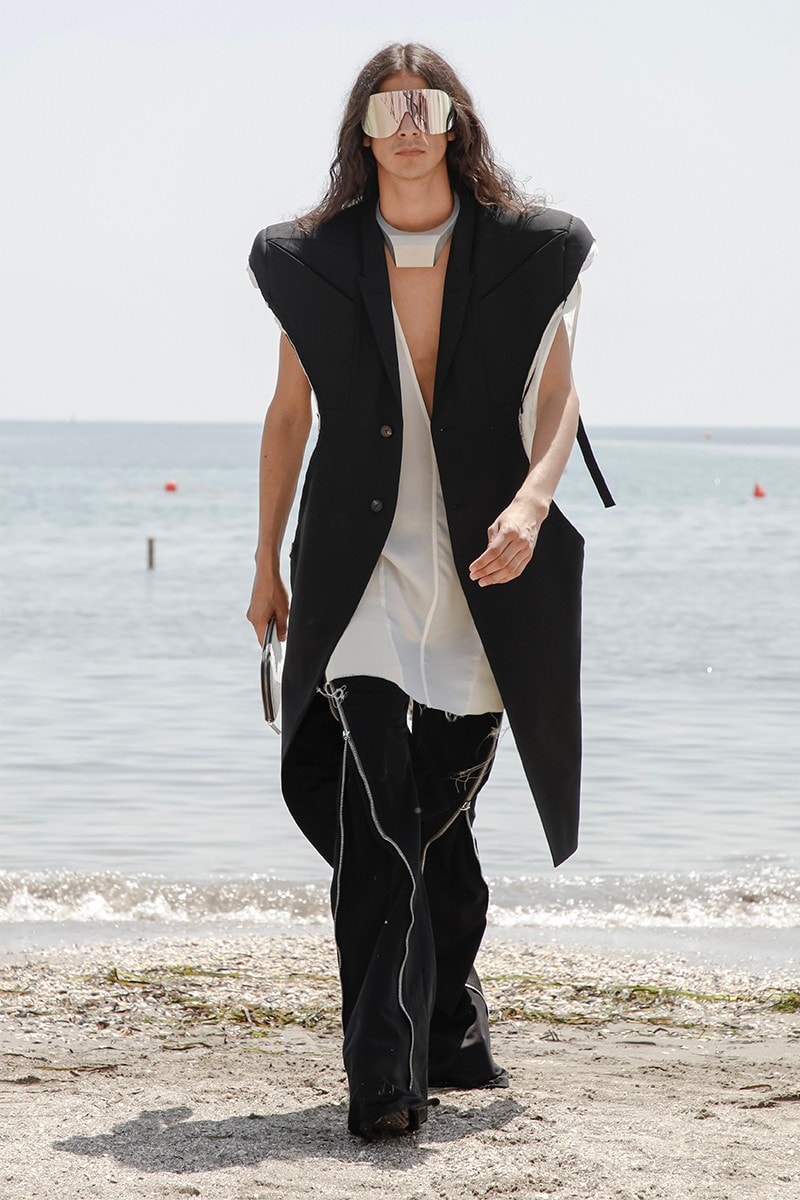 Rick Owens Refleksikan Hedonisme dalam Koleksi SS22 “FOGACHINE”