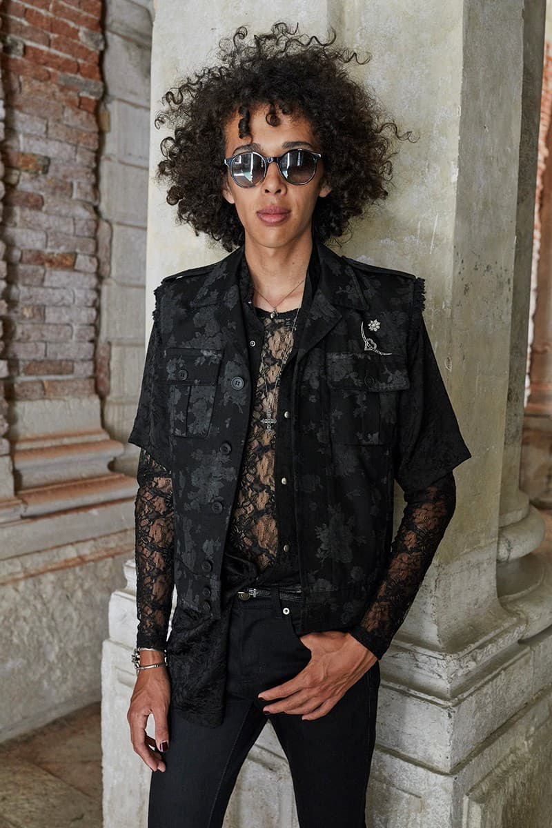 model-asal-indonesia-raihan-debut-di-panggung-runway-saint-laurent-mens-ss22