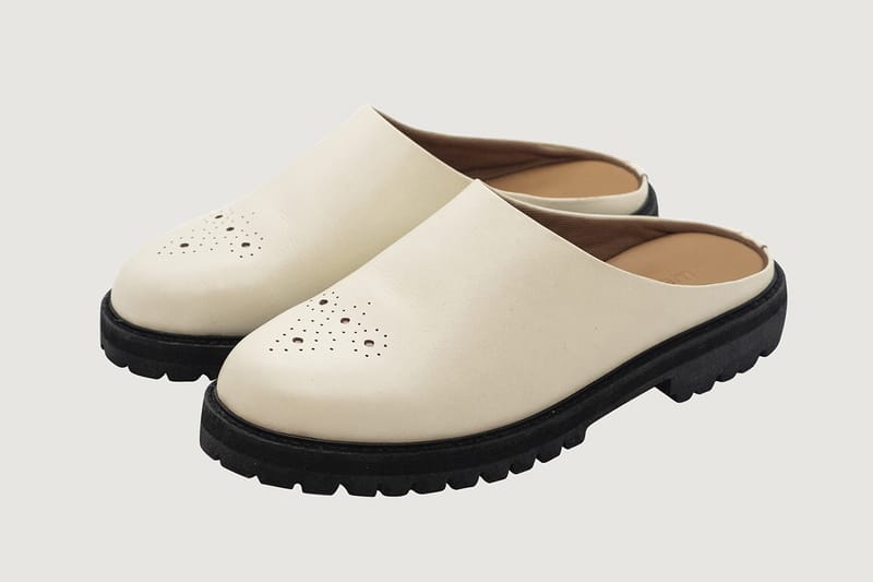 Jovem Rilis Mule dengan Ornamen Medallion Klasik