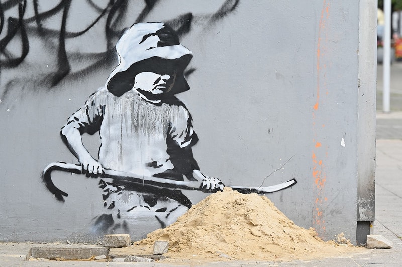 Mural Banksy Terbaru Ditemukan di Wilayah Pesisir Inggris