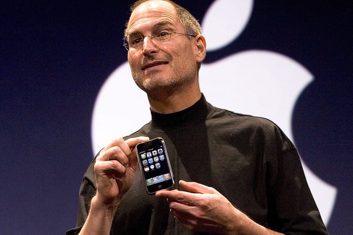Salah Satu Isi Email Terakhir Steve Jobs Berisi Rencana Pembuatan “iPhone Nano”