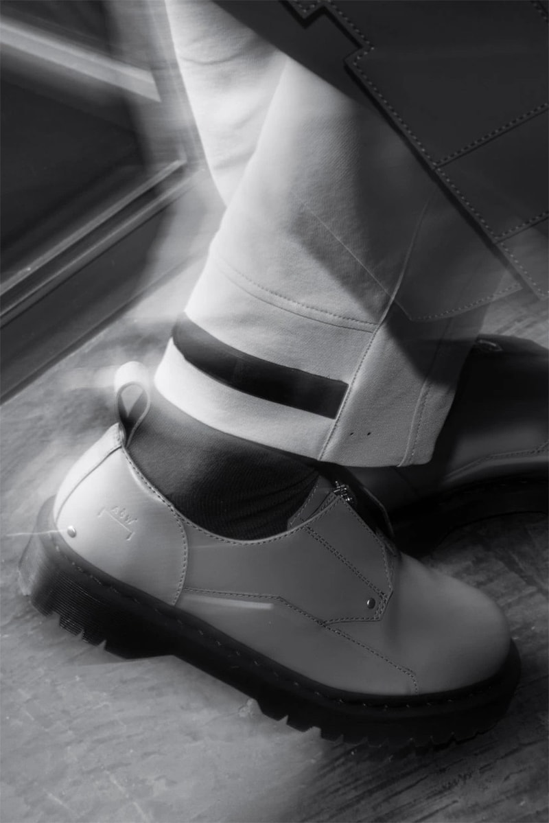 Sentuhan Arsitektural pada  A-COLD-WALL* x Dr. Martens 1461 “Graphite"