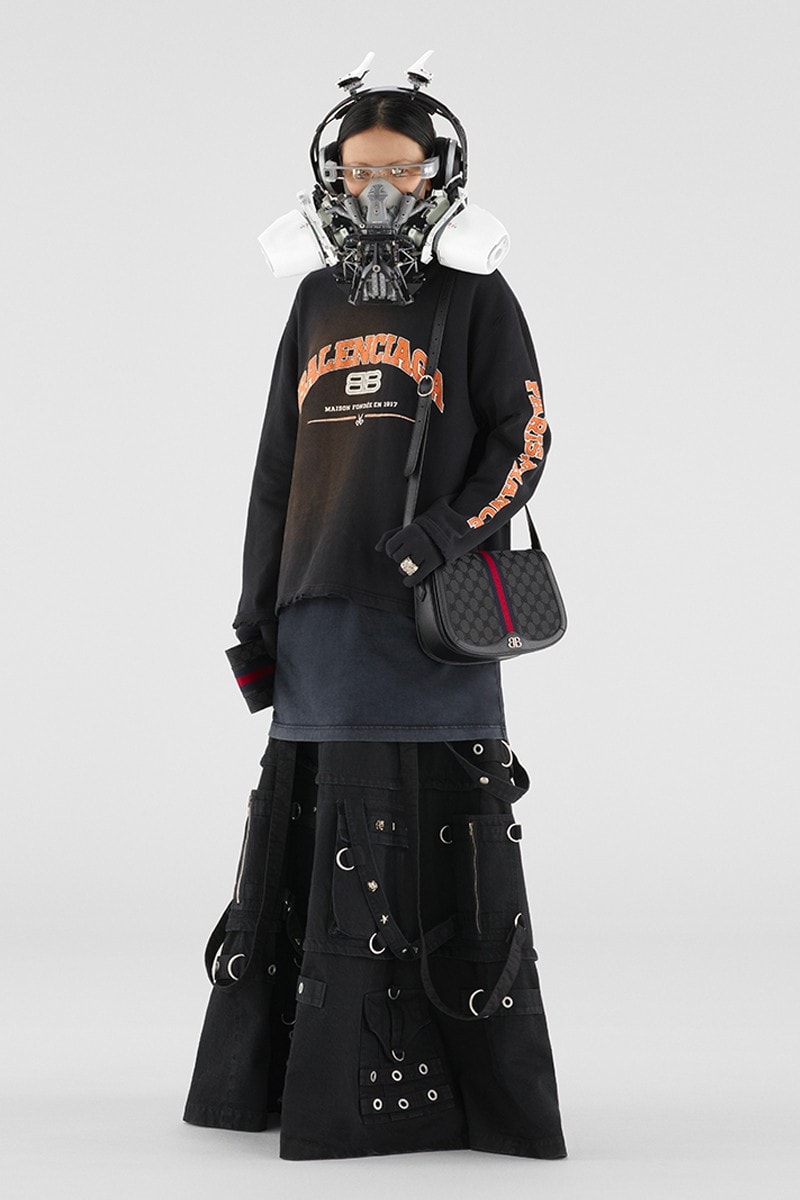 Balenciaga Gabungkan Fashion dan Robotika pada Campaign Spring 2022 Terbaru