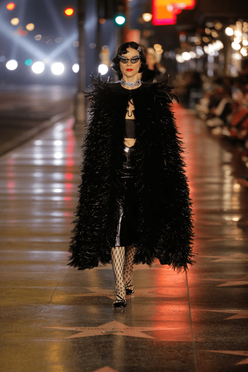 Gucci Hadirkan Old Hollywood Vibe di Runway ‘Love Parade’