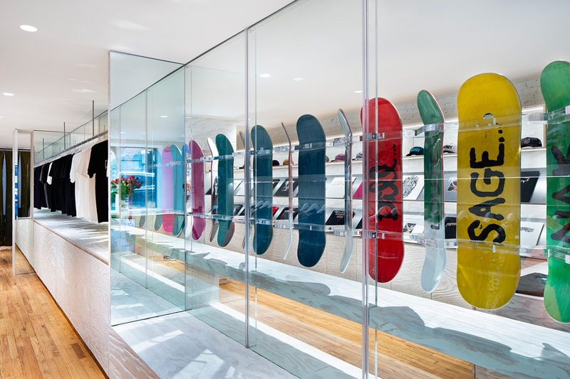 Nyamperin Flagship Store Fucking Awesome di New York