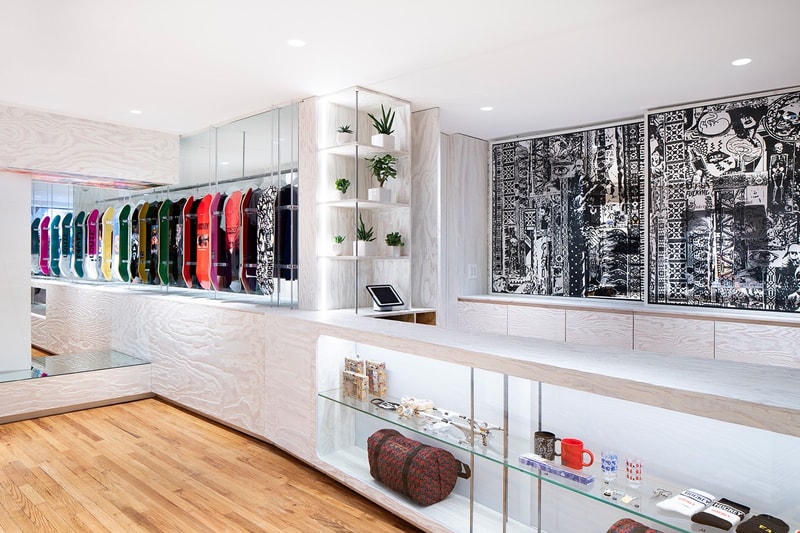 Nyamperin Flagship Store Fucking Awesome di New York