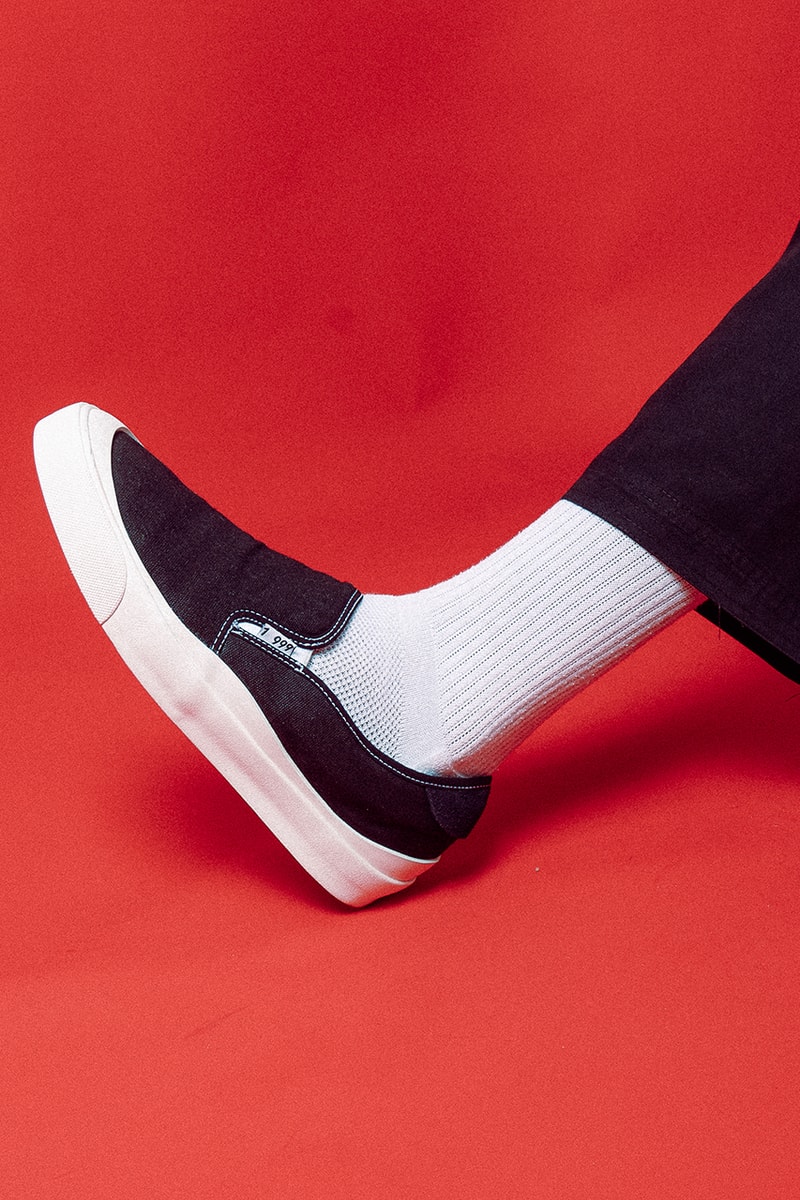 One Triple Nine Merilis Koleksi Slip-On Perdana, "3232"