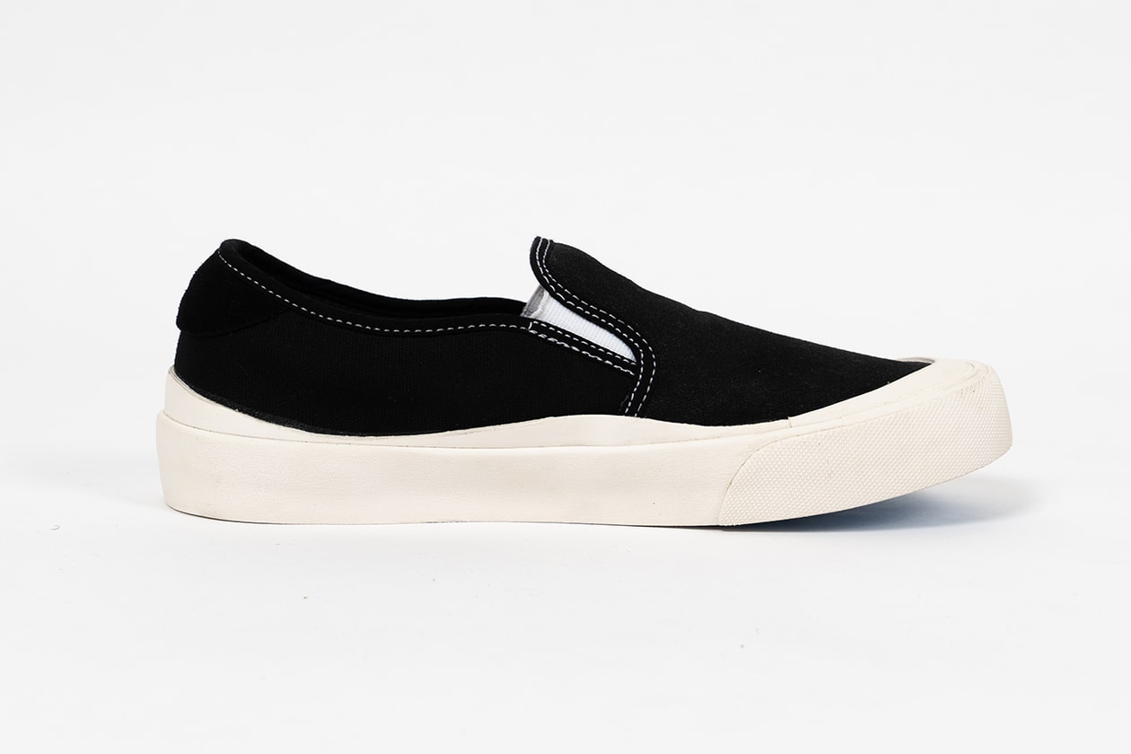 One Triple Nine Merilis Koleksi Slip-On Perdana, "3232"
