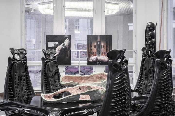 Schinkel Pavillon Berlin Gelar Pameran "H.R. Giger & Mire Lee"