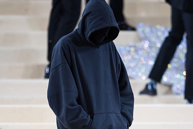 Balenciaga Jadi Brand Terkeren di 2021