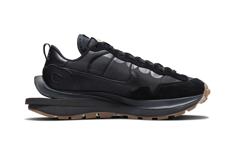 Cek Official Look sacai x Nike Vaporwaffle "Black/Gum "Berikut