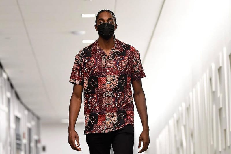 Atlet NBA, Justin Holiday, Terlihat Memakai Batik asal Blitar