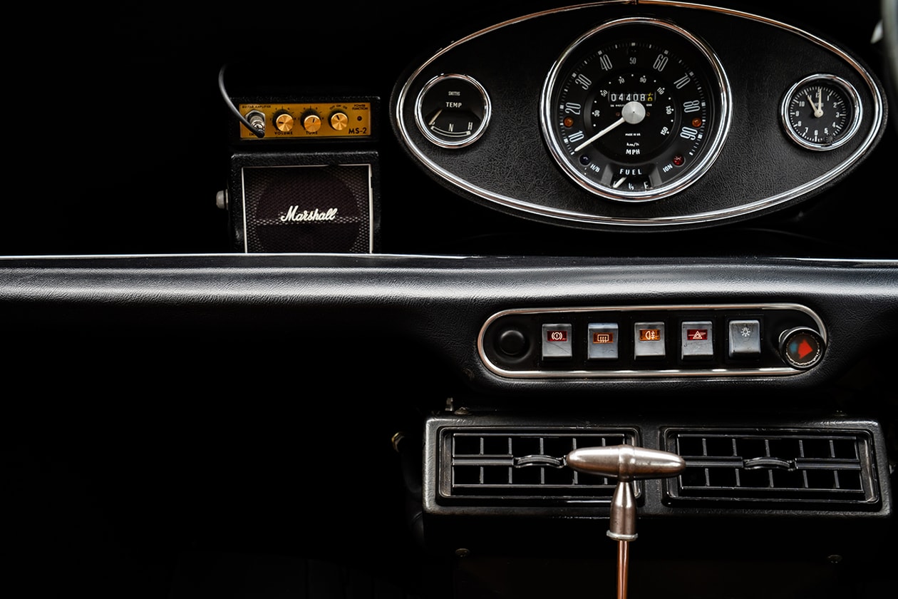 DRIVERS: Jujuk Margono dan Morris MINI MK3 Tahun 1976