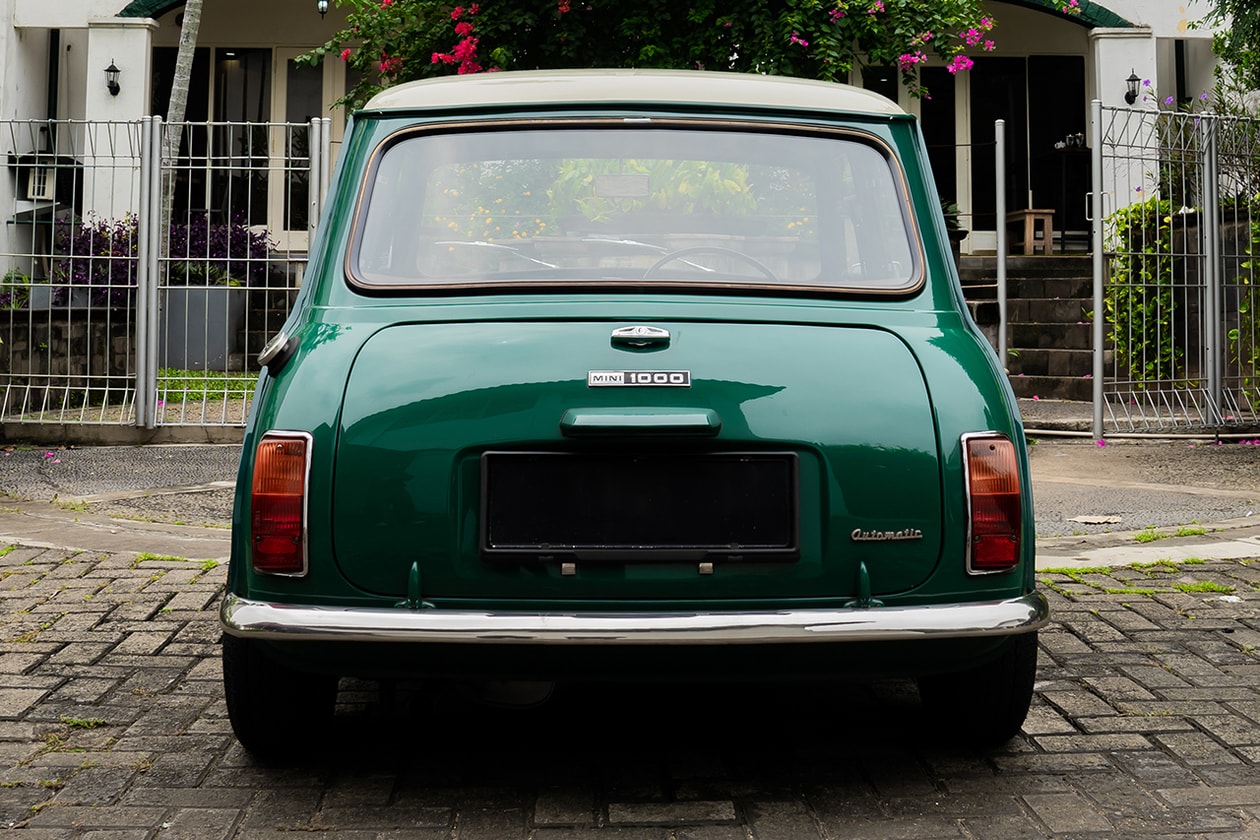DRIVERS: Jujuk Margono dan Morris MINI MK3 Tahun 1976