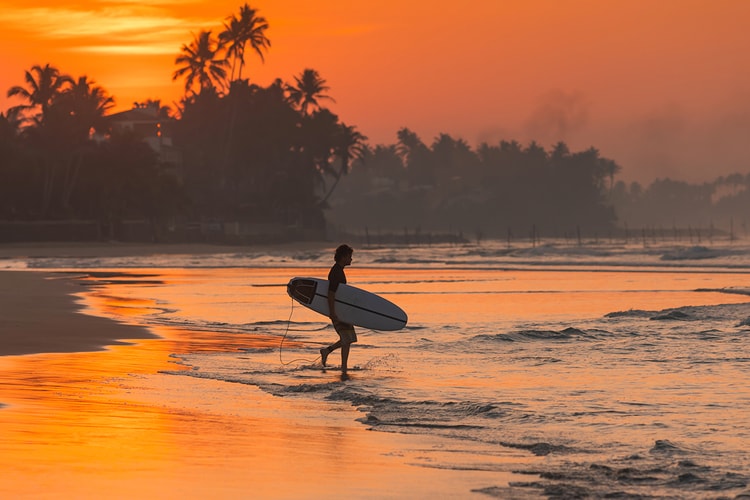 Pemerintah akan Uji Coba Bebas Karantina bagi Wisatawan Masuk Bali