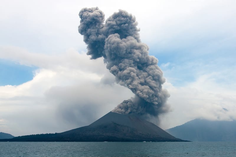 Gunung Anak Krakatau Siaga Level 3