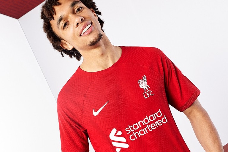 First Look Home Jersey Liverpool Musim 2022/23