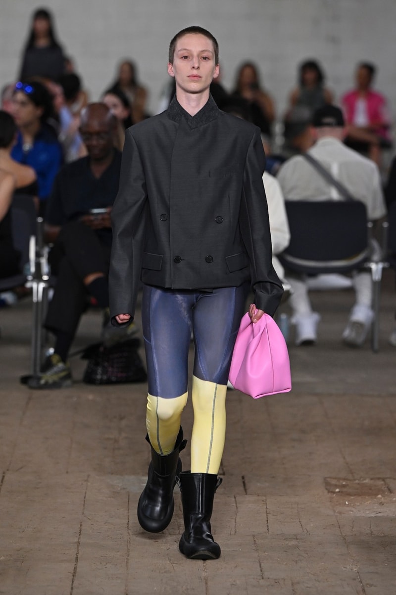 JW Anderson Bikin Bold Statement soal Fashion lewat Koleksi SS23