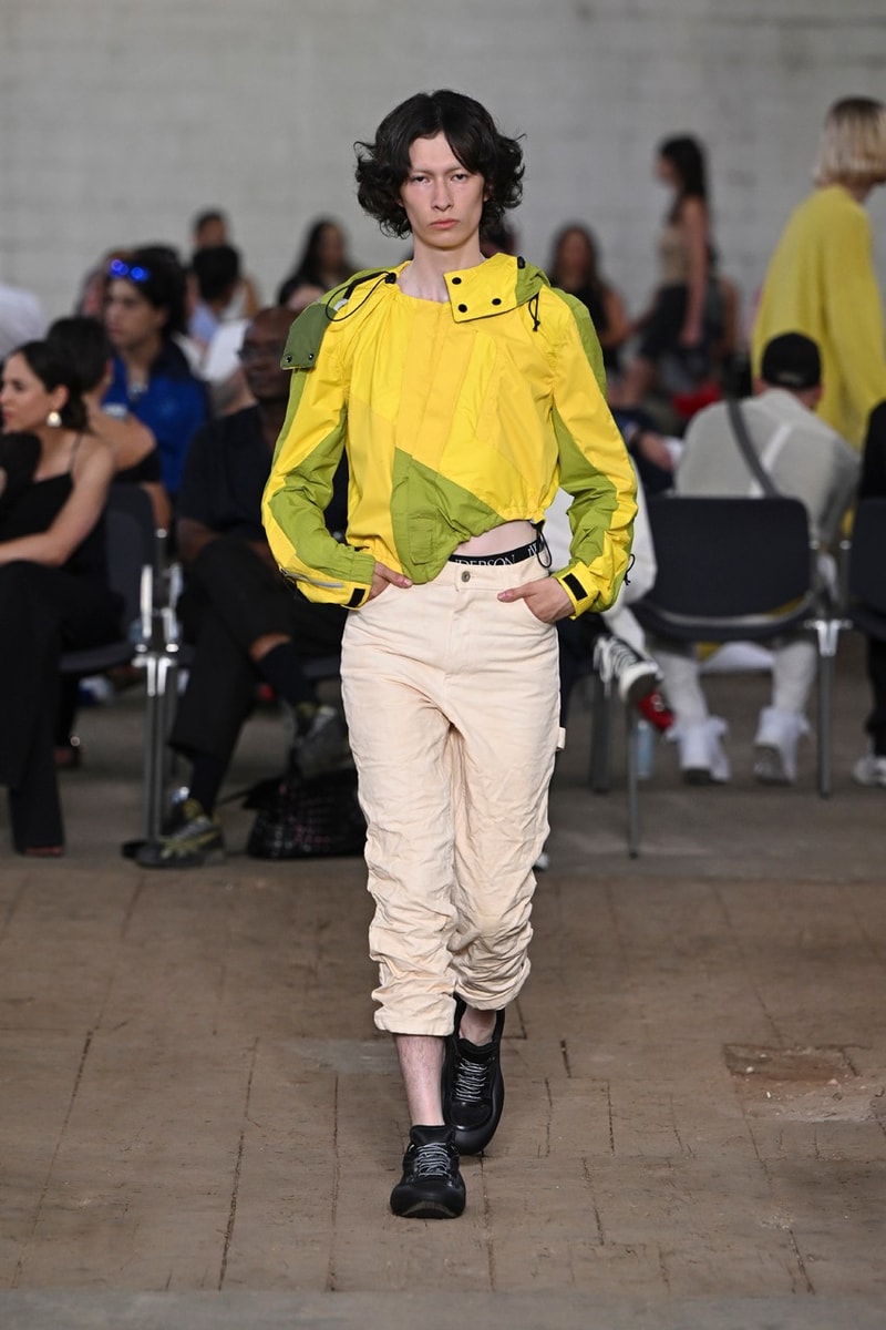 JW Anderson Bikin Bold Statement soal Fashion lewat Koleksi SS23