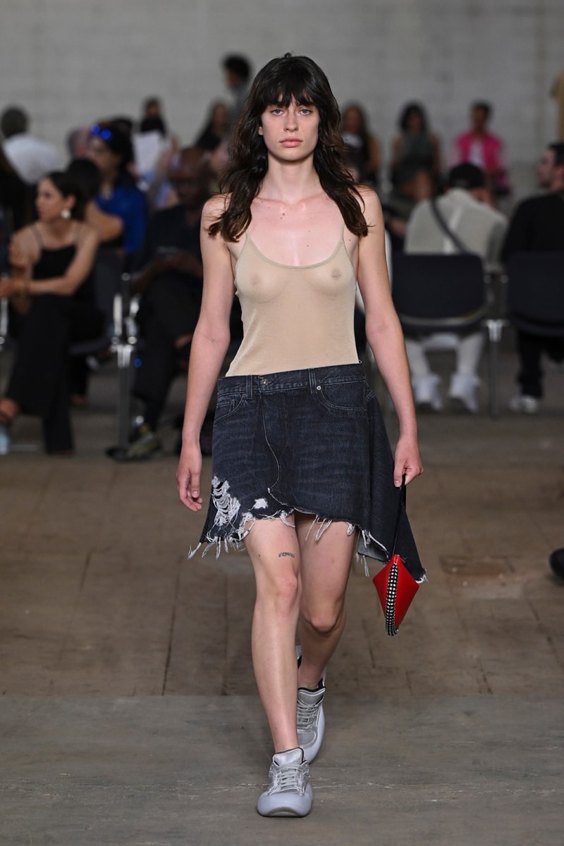 JW Anderson Bikin Bold Statement soal Fashion lewat Koleksi SS23