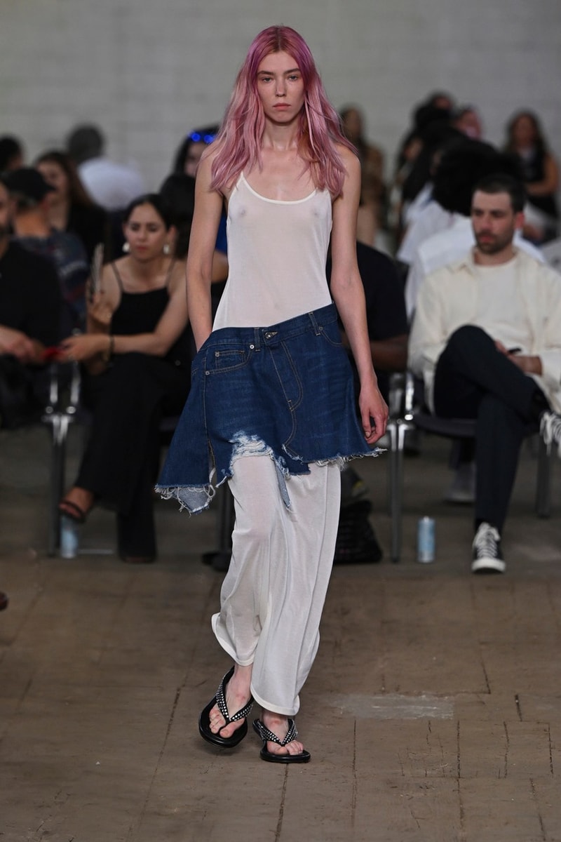 JW Anderson Bikin Bold Statement soal Fashion lewat Koleksi SS23