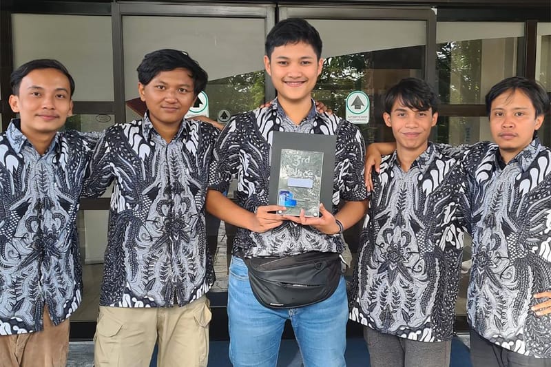 Mahasiswa Indonesia Jadi Juara Kompetisi Peluncuran Satelit di Amerika