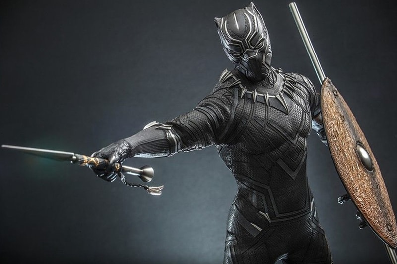 First Look Hot Toys Black Panther 1:6 Generasi Pertama