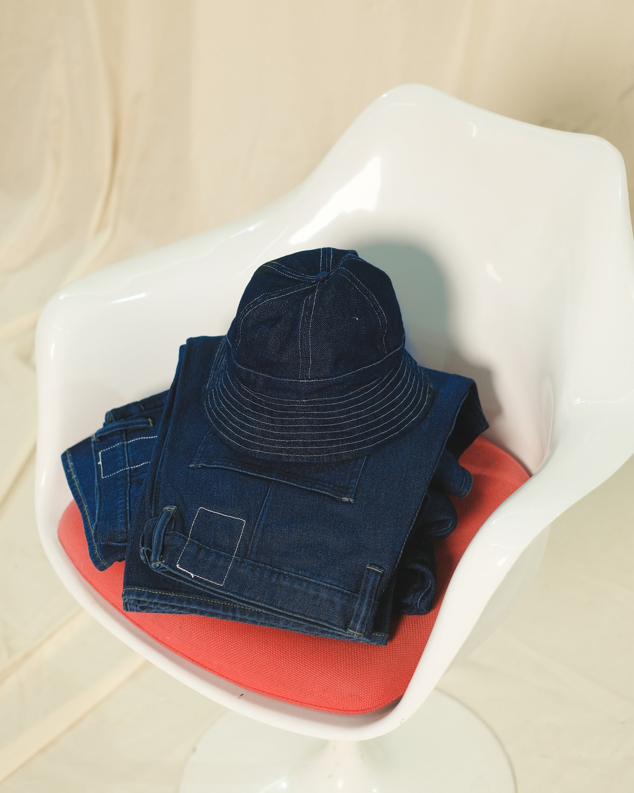 Hoya Fields Rilis Denim Capsule Collection lewat "A Blue Tide"